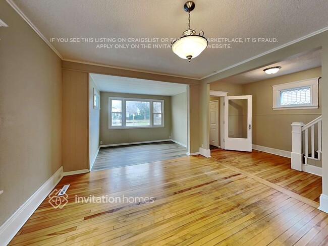 Photo - 4511 Snelling Ave