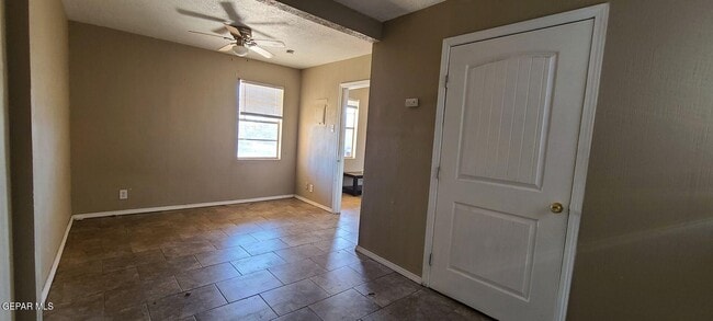 Photo - 8817 Lawson St