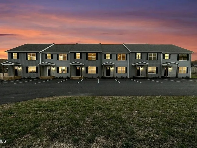 Building Photo - 12150 Arbor St Rental