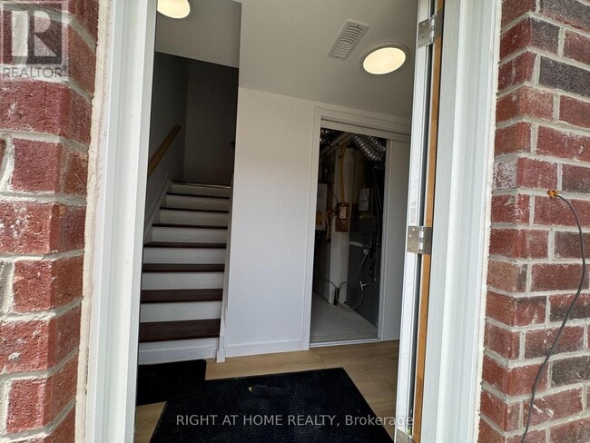 Photo - 113 HighRiver Trl