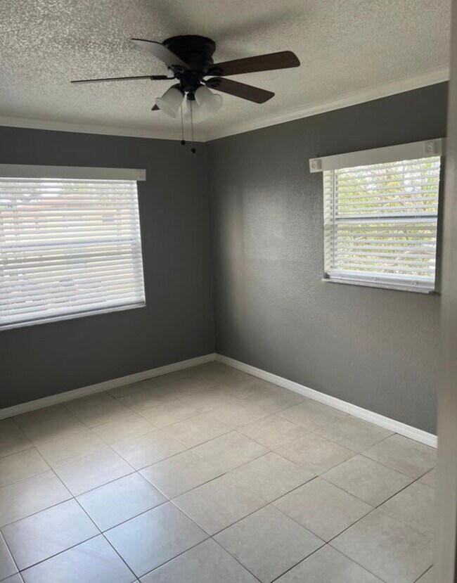 703 Michigan Ct Unit 3