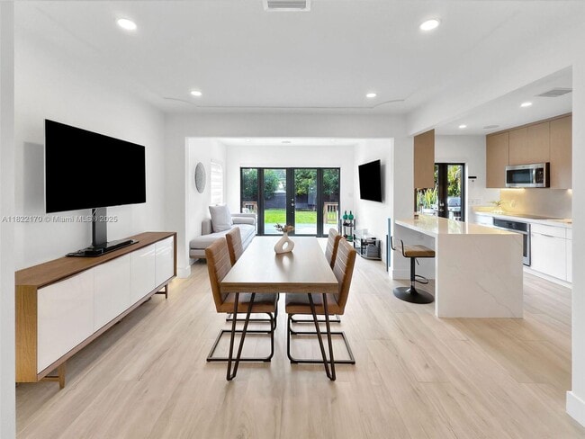 Building Photo - 130 SW 25th Rd Rental