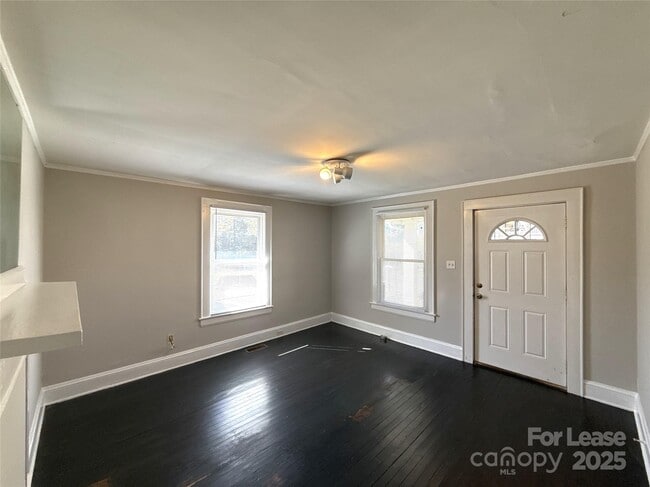 Photo - 904 Harrill St