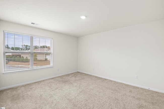 Photo - 213 Sweetgrass Ln