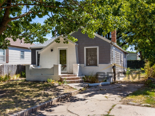 Building Photo - Updated three bedroom home