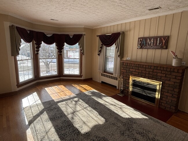 Photo - 18 Bender St NE