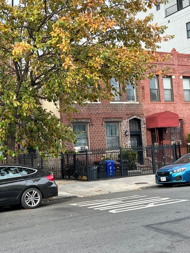 Building Photo - 231 Martense St Unit 2F