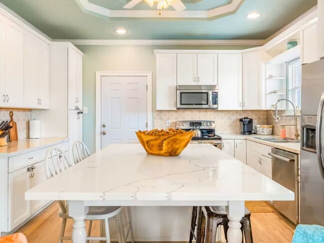 Photo - 986 Bahama Dr