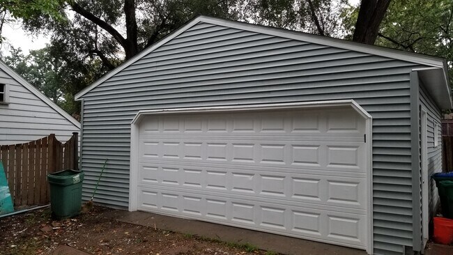 2+ car garage - 7805 Wayzata Boulevard