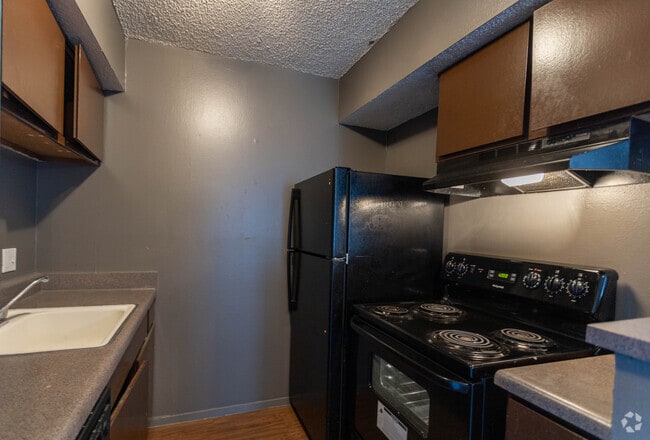 1BR, 1BA - 519 SF