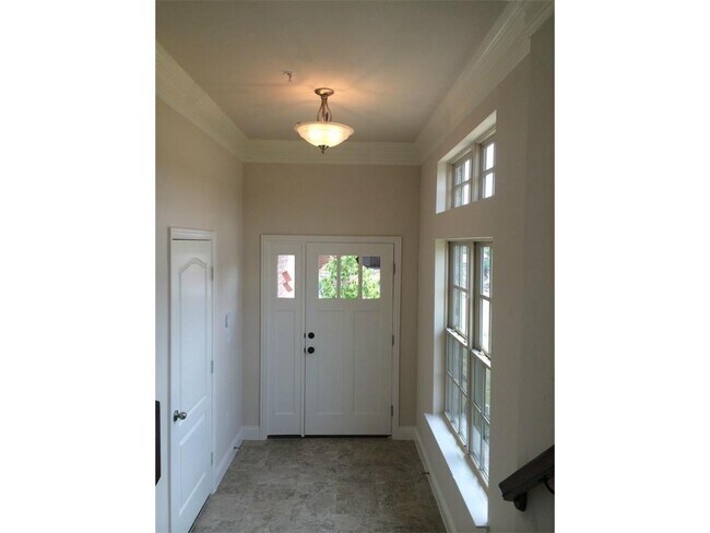 Photo - 2676 Nottingham Dr