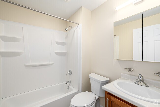 3BR, 2BA - 1,200SF - Bathroom