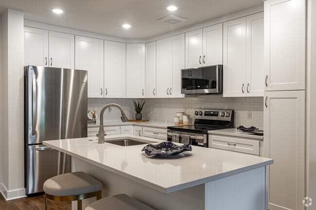 1BR, 1BA - 815SF - Kitchen