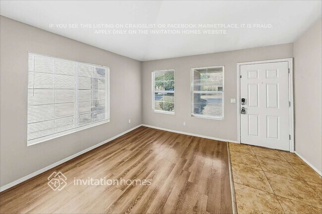 2841 W La Salle St