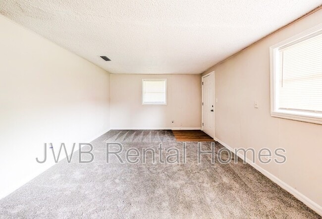 Photo - 8740 Free Ave