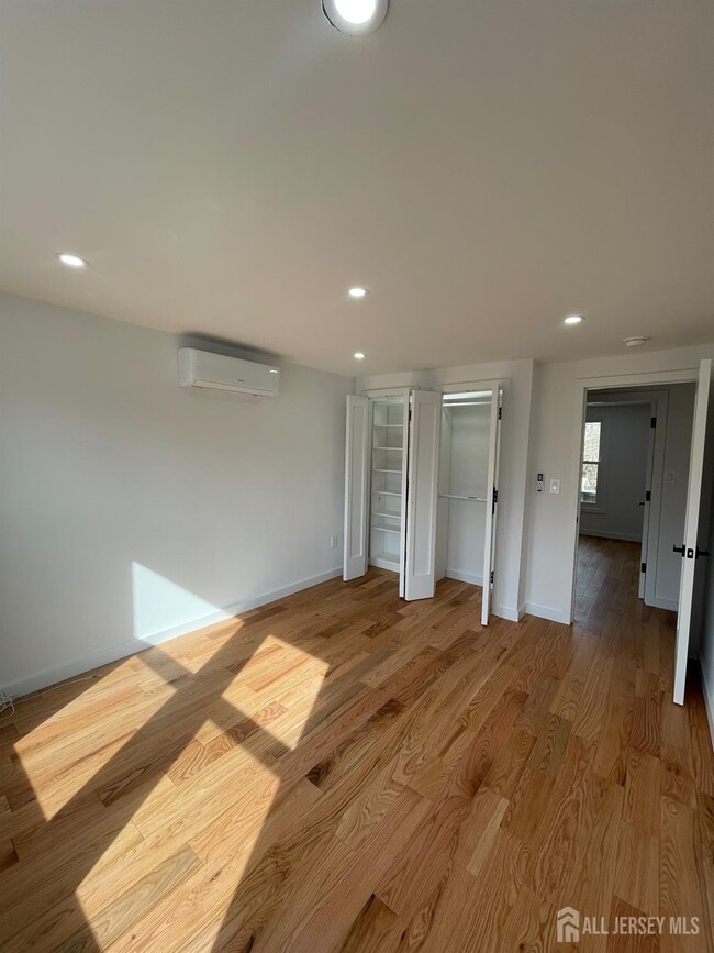 Photo - 1220 Englishtown Rd