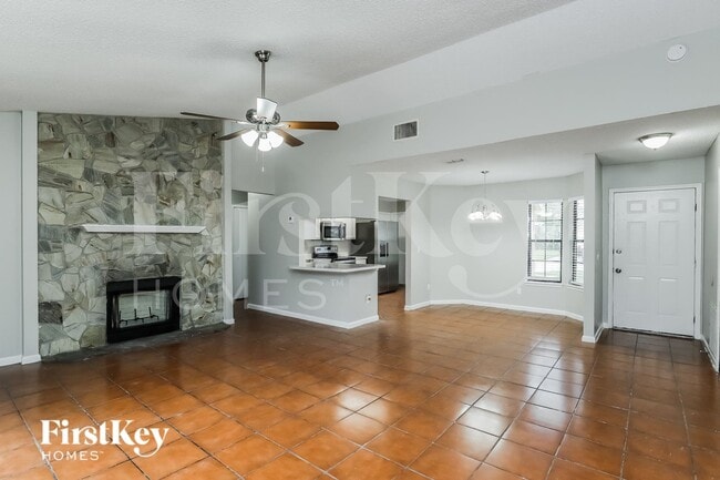 Photo - 108 Prindle Dr E