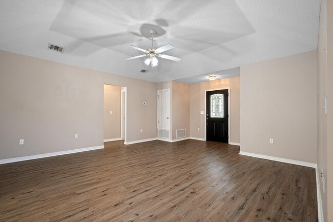 Photo - 165 Robbins Blvd