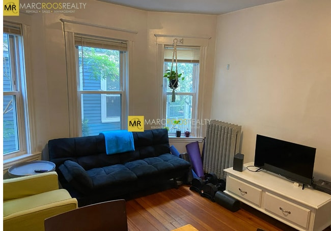 Photo - 8 Cambridge Ter