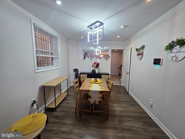 Photo - 457 N Edgewood St