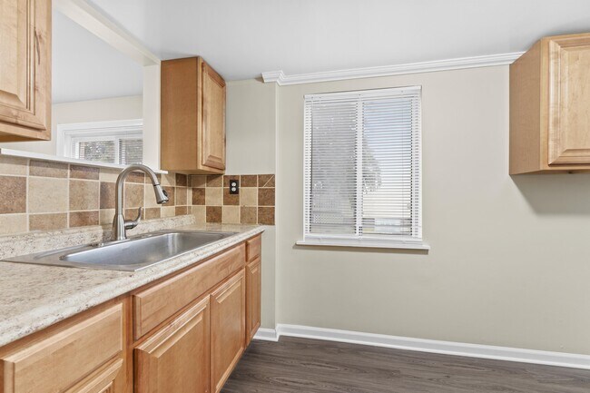 Photo - 2040 Austin Ave