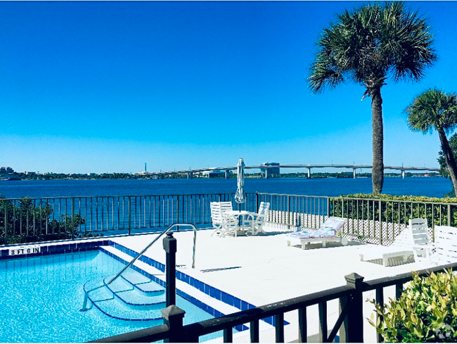 Building Photo - 944 S Peninsula Dr Rental