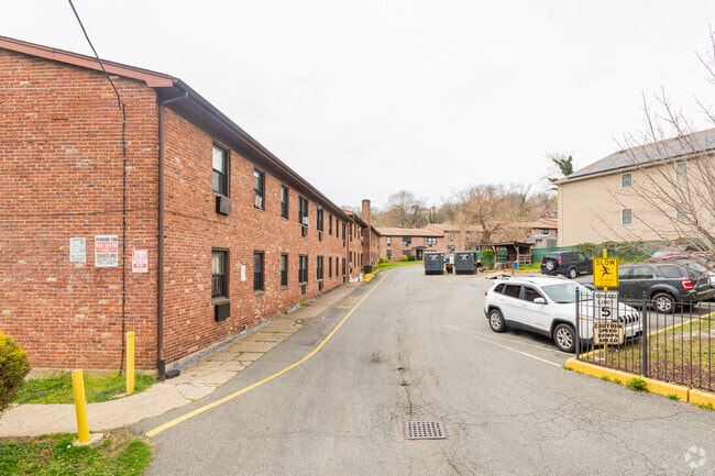 Photo - 454-484 Van Duzer St