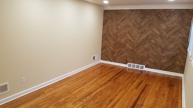 Photo - 405 Hillside Ave