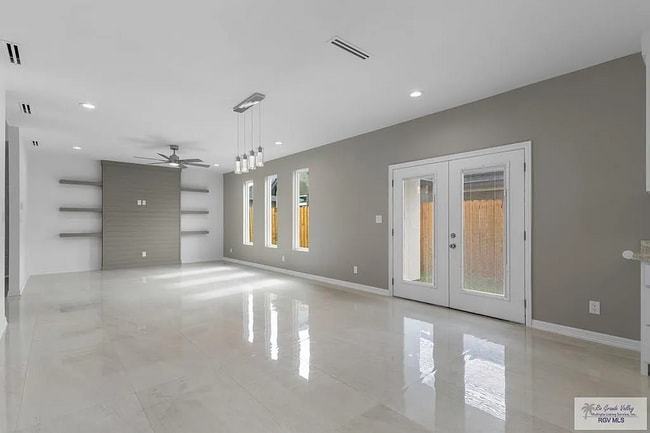 Photo - 7513 Pinewood Lk