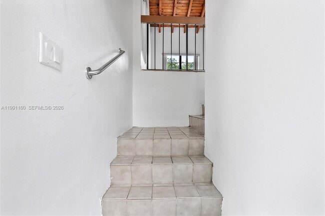 Photo - 10542 NW 7th Terrace Unidad B7