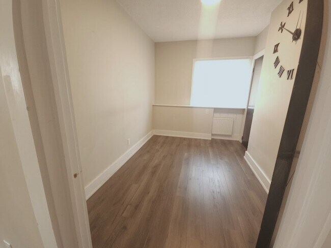 Photo - 292 Welland Ave Unit 4