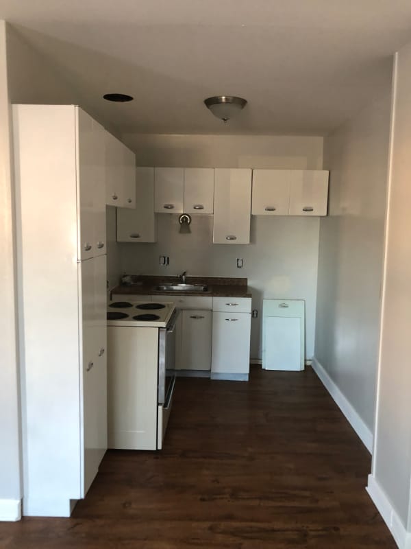 Photo - 604 5th St SW