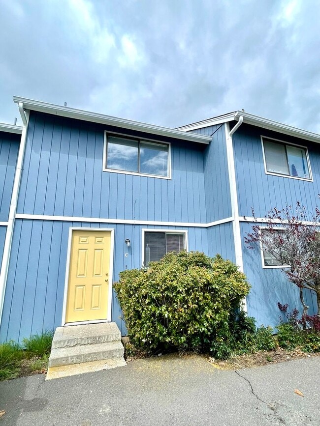 Building Photo - 846 Homedale Rd Unit C