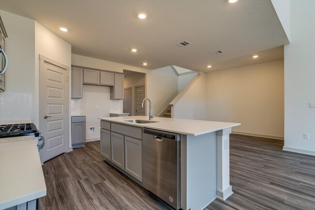 Photo - 200 Cupreata Ln