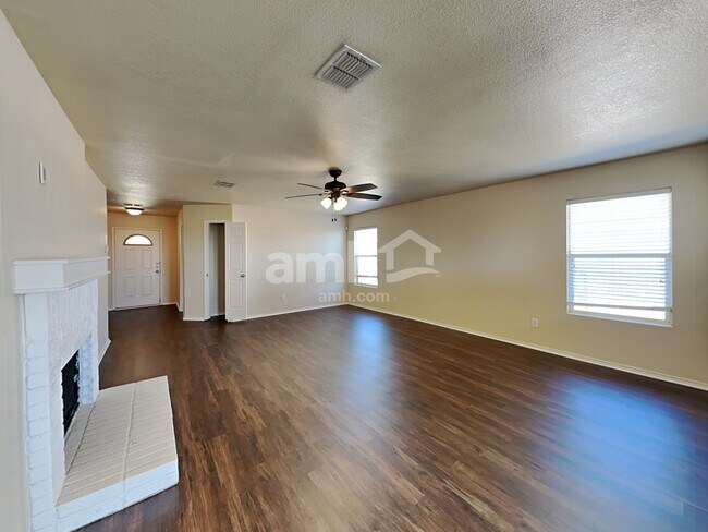 Photo - 1424 Evergreen St