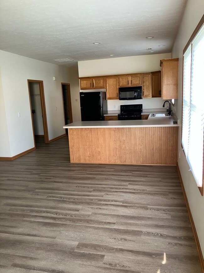 Building Photo - 1023 Laurel Tree Ct Unit 1023-D Laurel Tree Ct