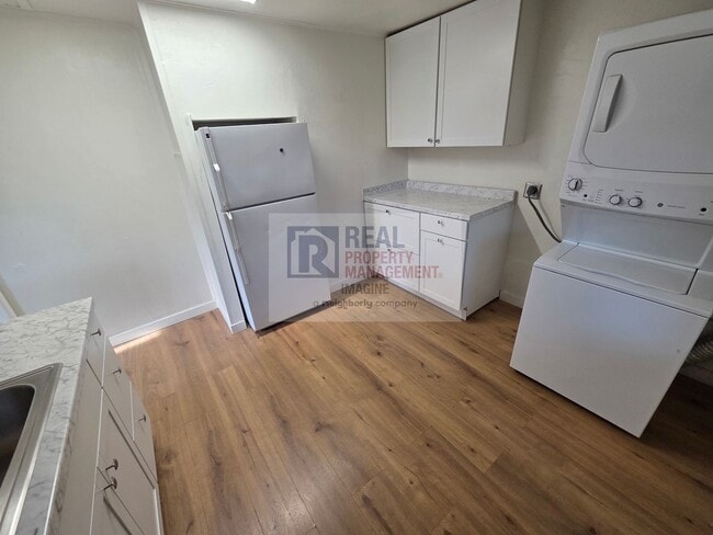 1200 10th Ave SE Unit (Unit 3)