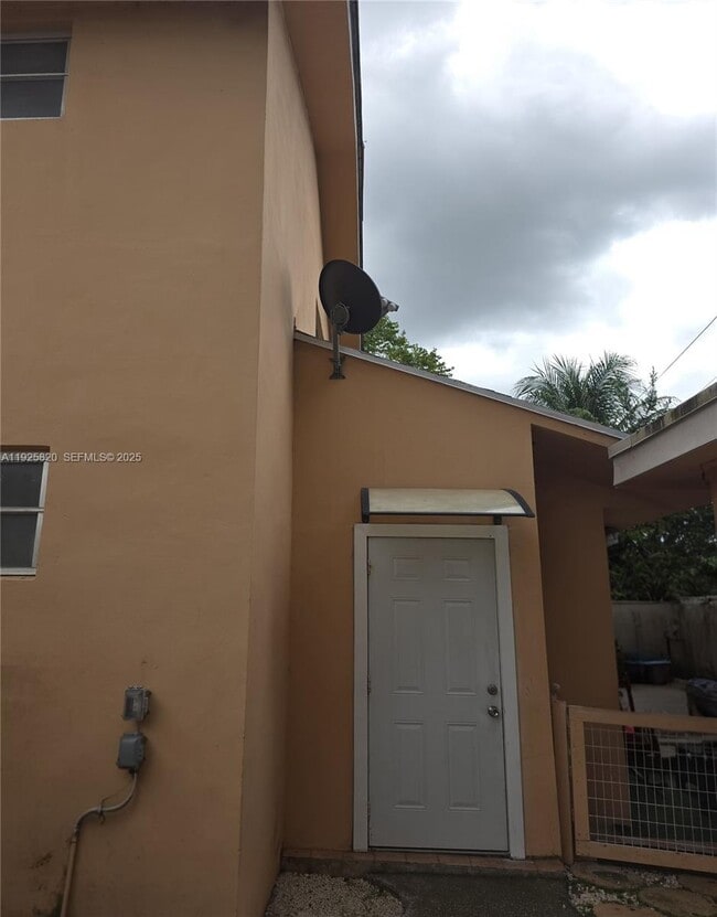 Building Photo - 250 NW 63rd Ct Unit 2B