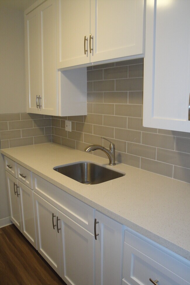 Photo - 2327 Pauline Dr Unit #2