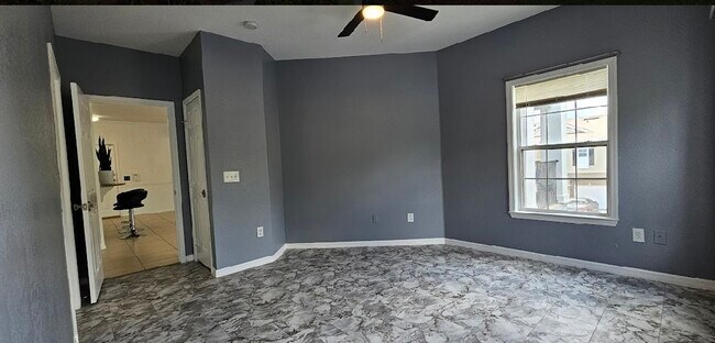 Photo - 3561 Conroy Rd Unidad 221