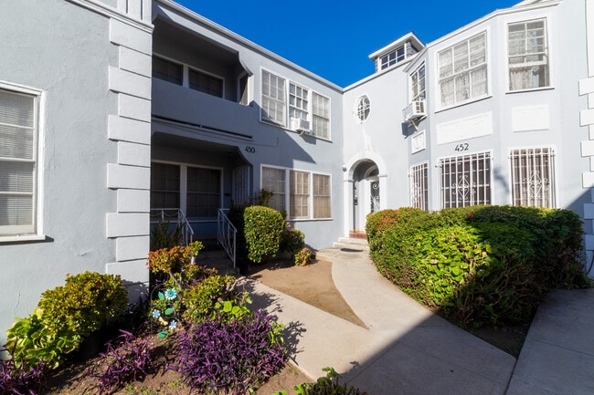 Building Photo - 452 S New Hampshire Ave Unit 1