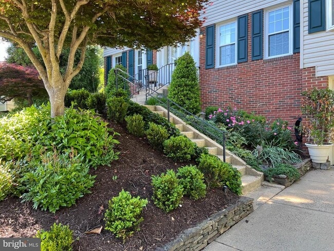 Building Photo - 9502 Tregaron Pl