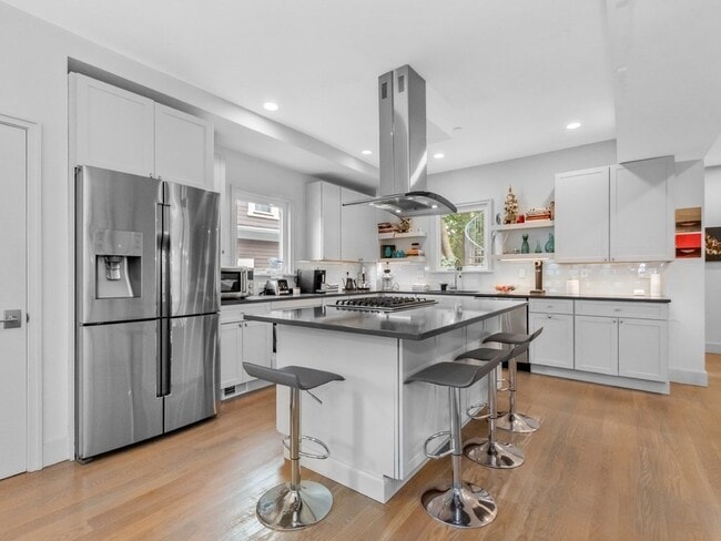 Photo - 75 South St Unit 2