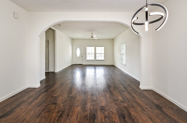 Photo - 1105 Erin St