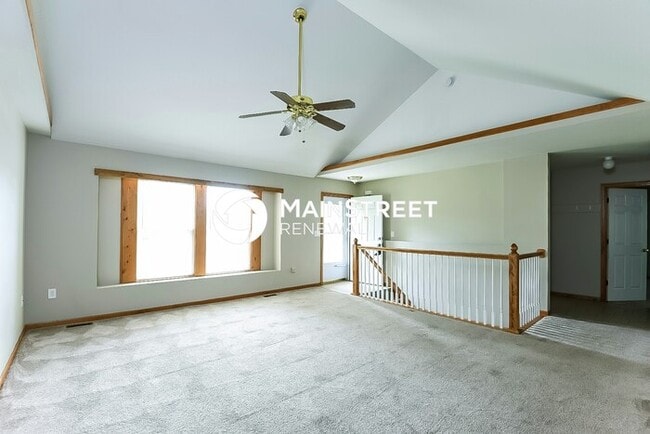 4 Bedroom Pet-Friendly Home in Kearney, MO with Main Street Renewal