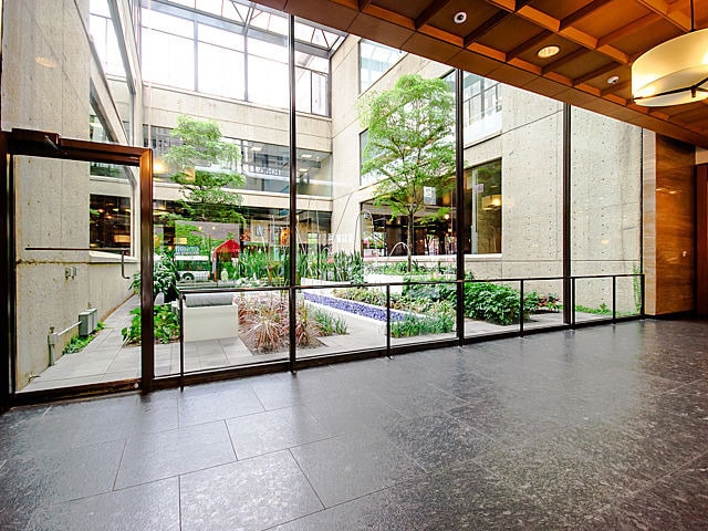 Photo - 1030 N State St Unit 11C