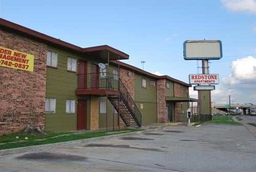 Redstone Apartments - Redstone Apartments