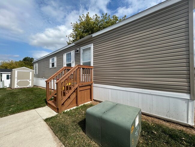 Photo - 2364 Maple Dr