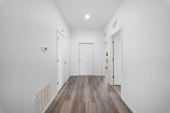 Photo - 26483-26483 Sandhill Blvd Unit 26483 Sandhill Blvd