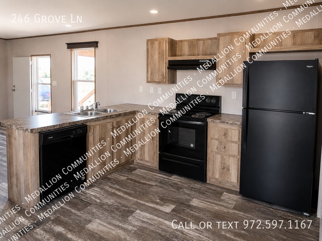 Photo - 246 Grove Ln